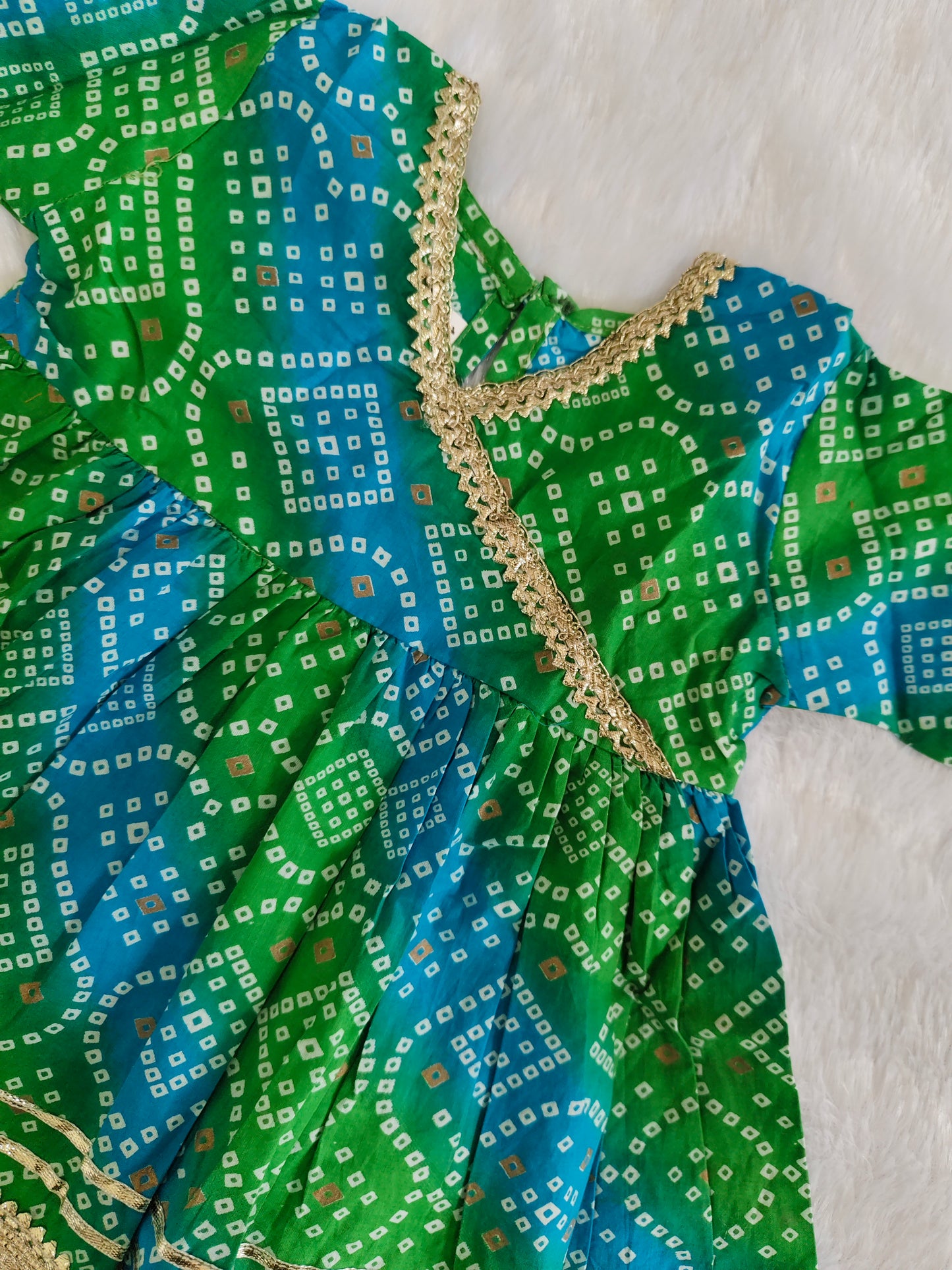 Ethnic set