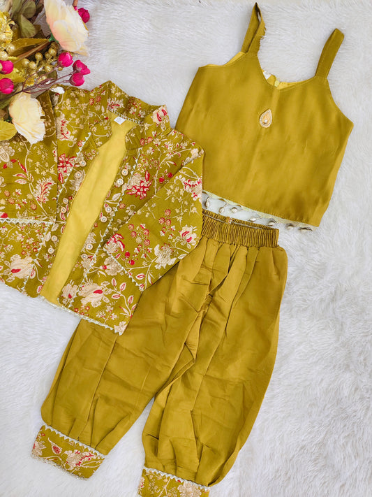 Classy ethnic set