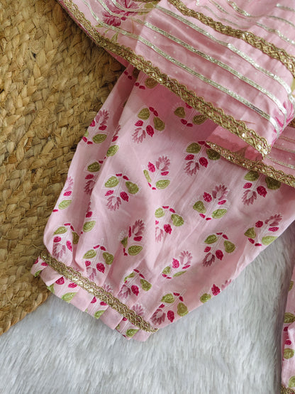 Gulmohar Grace ethnic set
