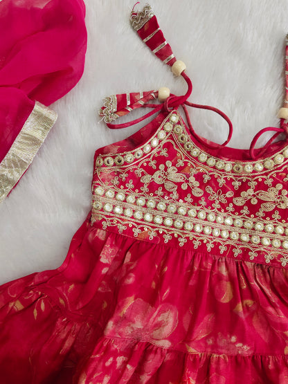 Gulabi Grace Ethnic set