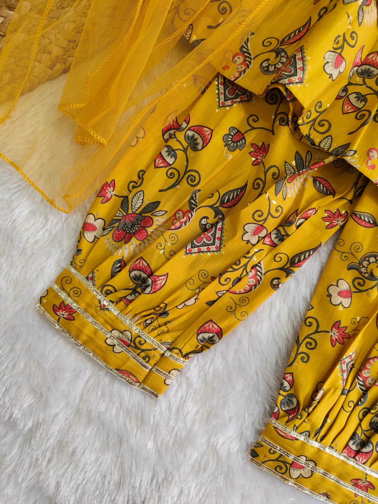 Sunehri Phool Set
