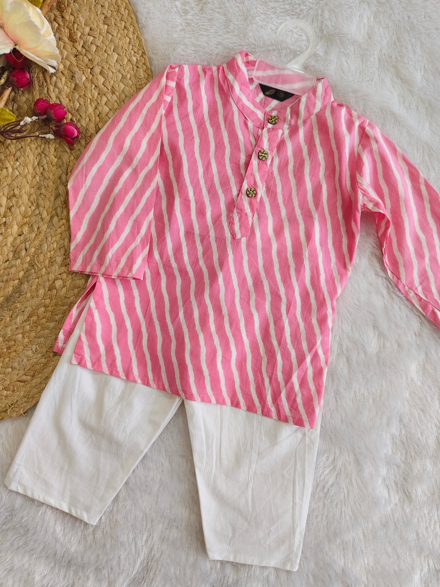 Gulabi Leheriya Kurta Set