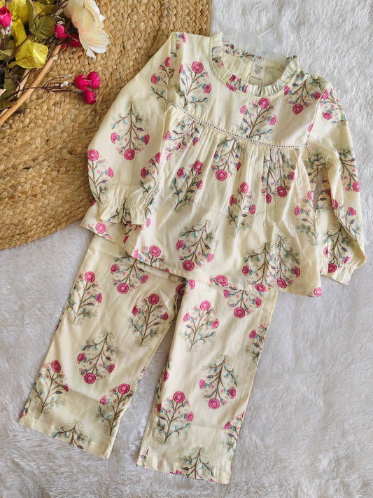 Cream & Pink Printed Lounge set