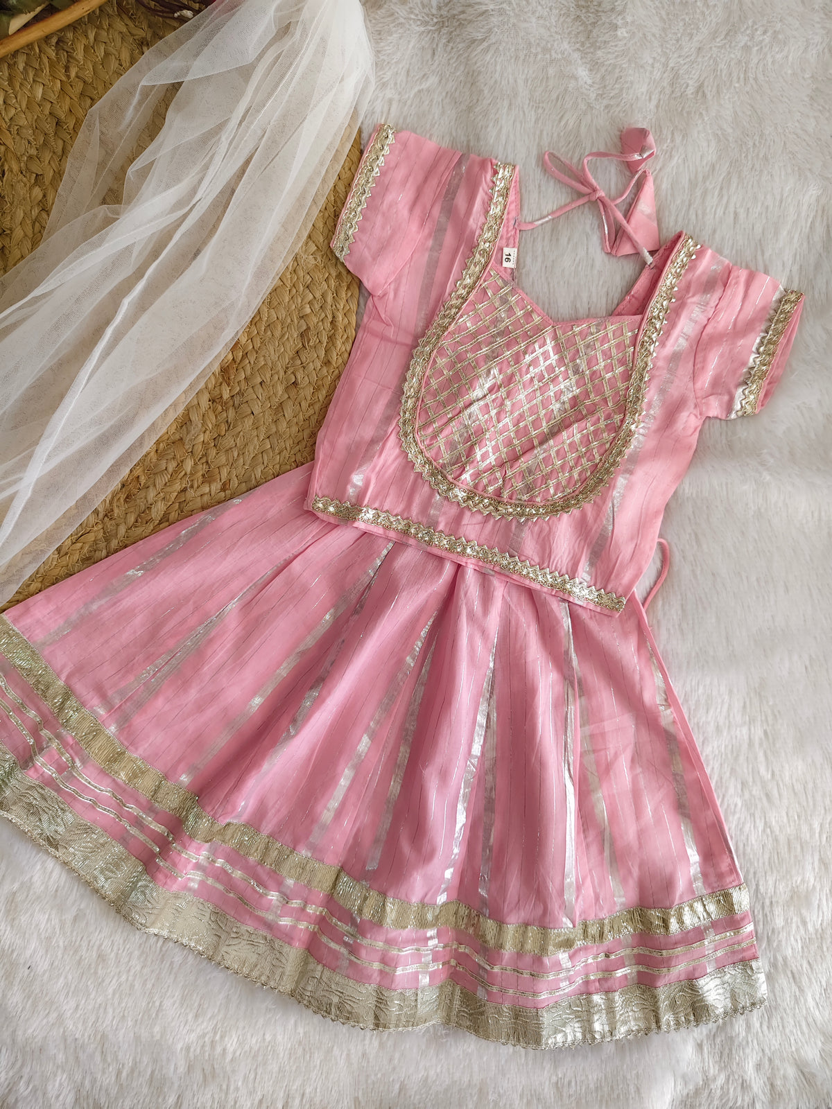 Gulabi Gota Lehenga set
