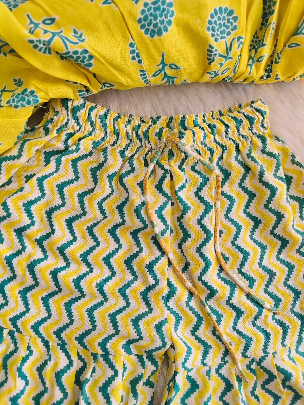 Yellow Daisy Suite